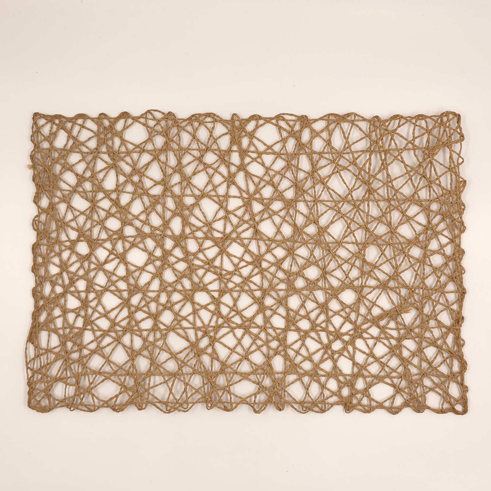 1000775511-scaled-1.jpg PLATO DE SITIO CALADO CAMEL 30 X 45 CM (EMC 35-4) - Imagen 1