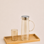 SET X 8. JARRA 1450 ML / 6 VASOS 280 ML BANDEJA 6.5*10CM X 8.2*24.2 CM VIDRIO AMBAR
