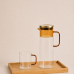 SET X 8. JARRA 1400 ML / 6 TAZAS 310 ML BANDEJA 7*10CM X 10*21 CM VIDRIO TRANSP/BLACK