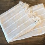 Manta gasa crudo rayas blanco (2 x 2 mts)