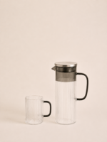 SET X 7. JARRA 1400 ML / 6 TAZAS 310 ML VIDRIO RAYAS FINAS TRANSP/BLACK